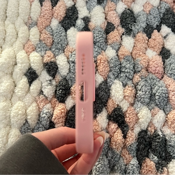 MagSafe case from amazon - Picture 4 of 5